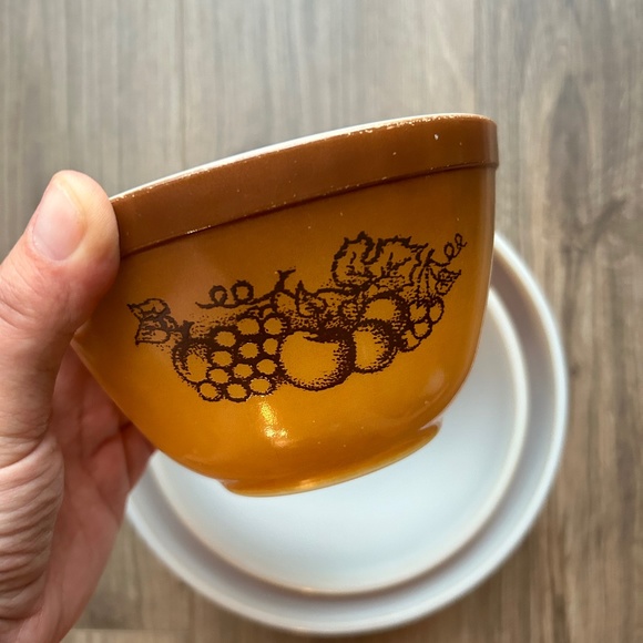 Pyrex Old Orchard 3 Piece Mixing Nesting Bowls - Picture 3 of 6